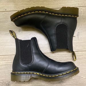 Lightly worn Dr.Martens, worn about twice. Size 6, true to size.